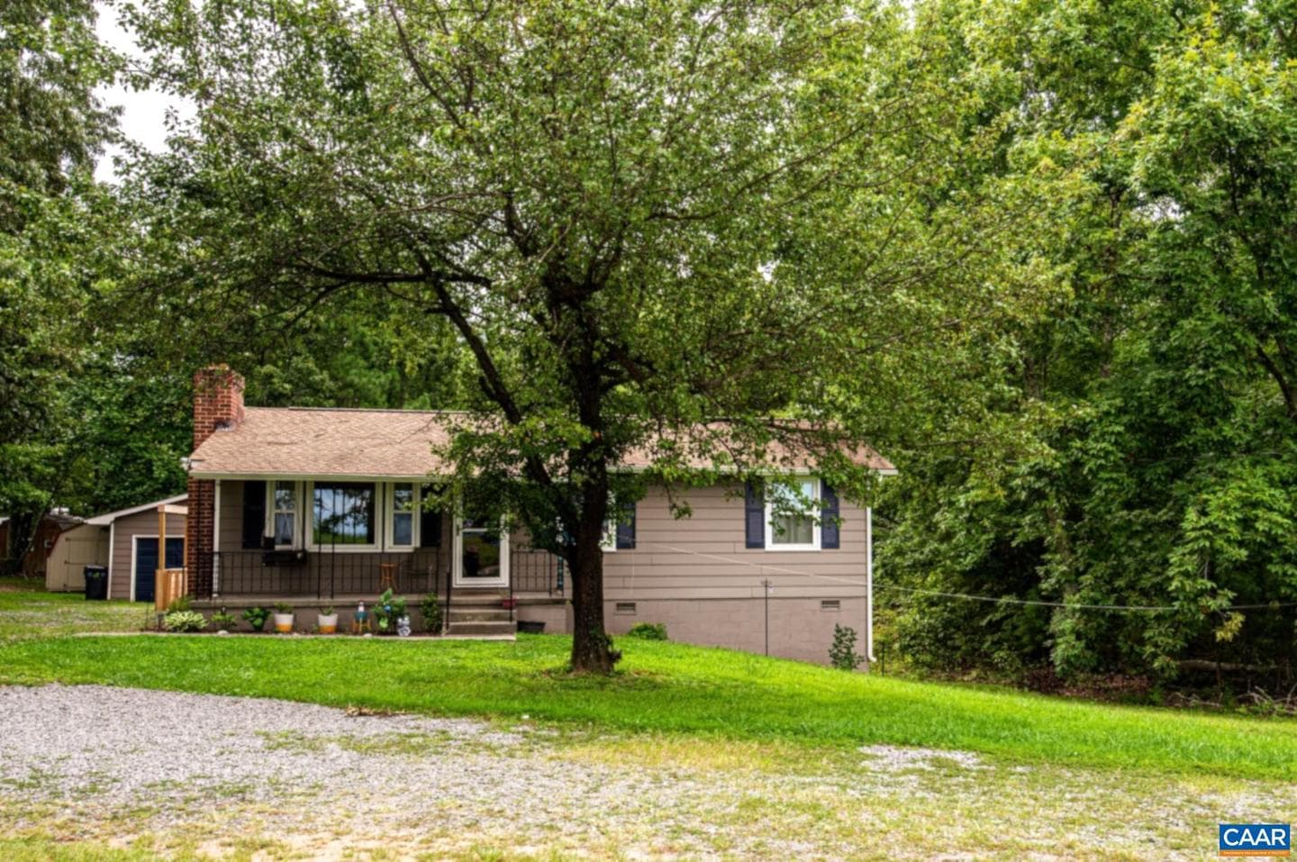 2625 Martin Kings Rd, Scottsville