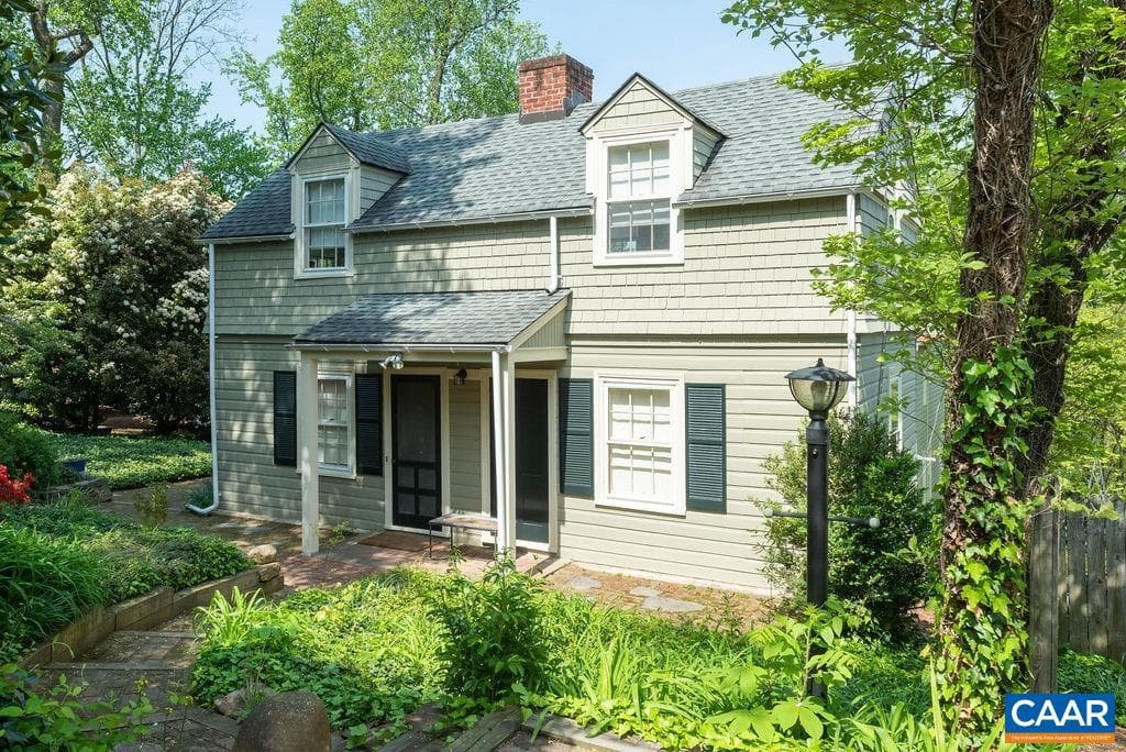 907 Cottage Ln, Charlottesville