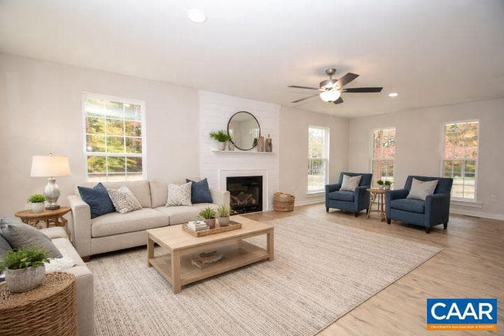 4398 Thomas Jefferson Pkwy photo 12