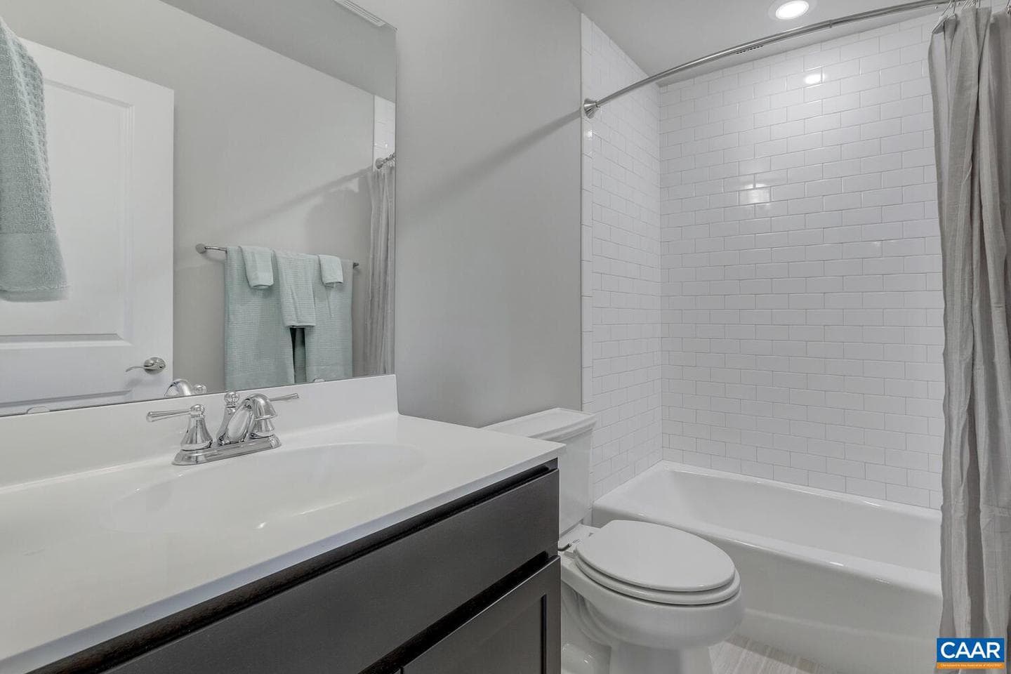 2030 Larkin Ln photo 17