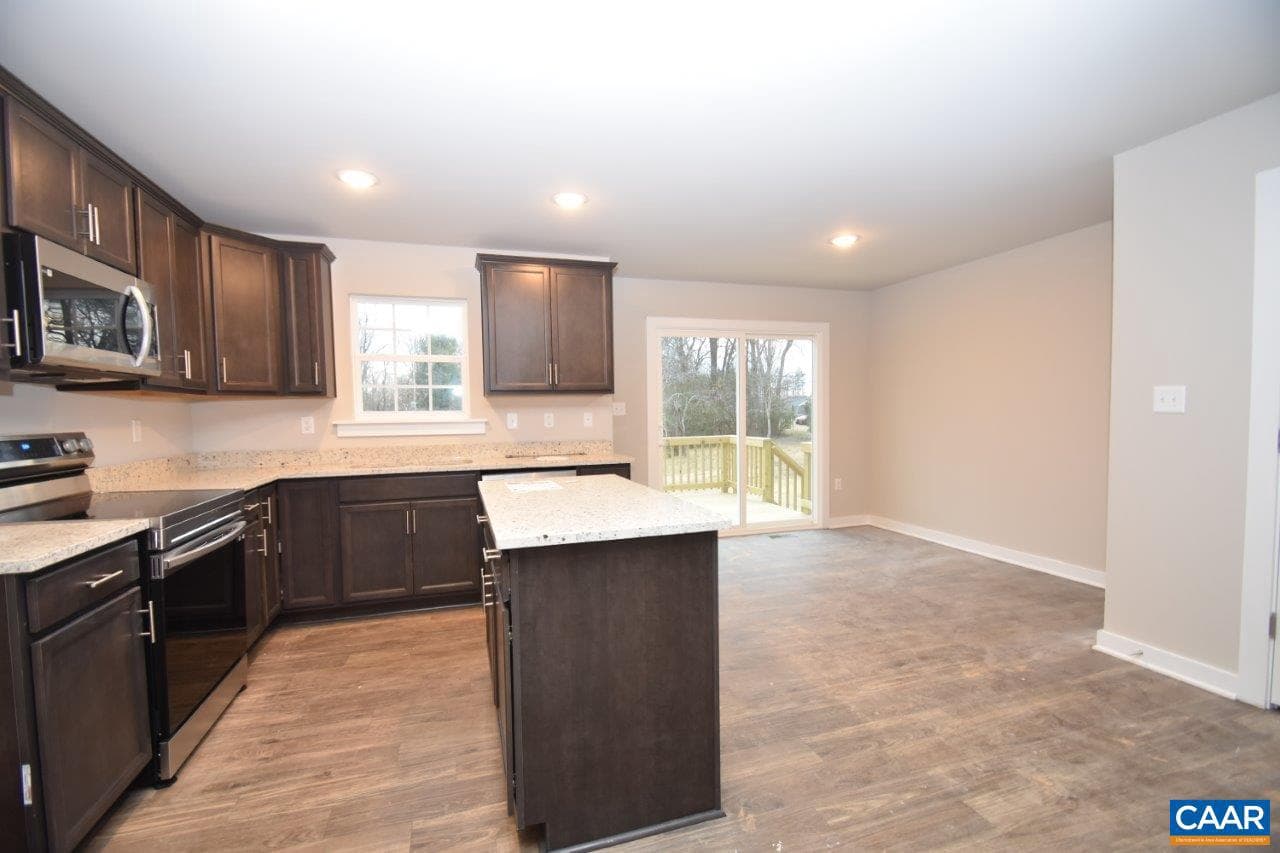 1140 Hanback Rd photo 8