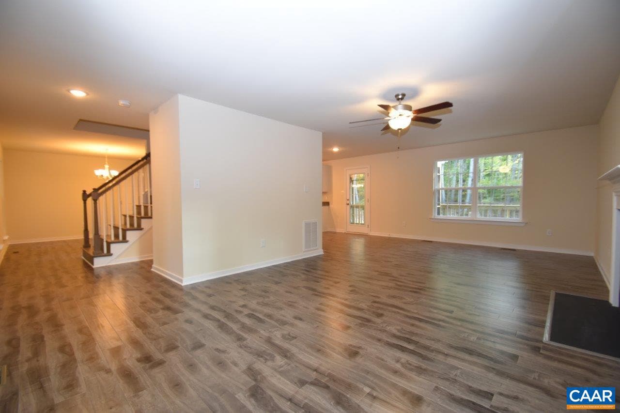 251 Porkchop Ct photo 3