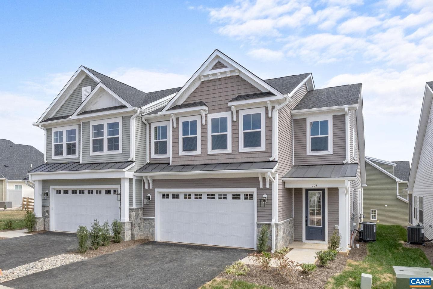 208 Sunbird Ln