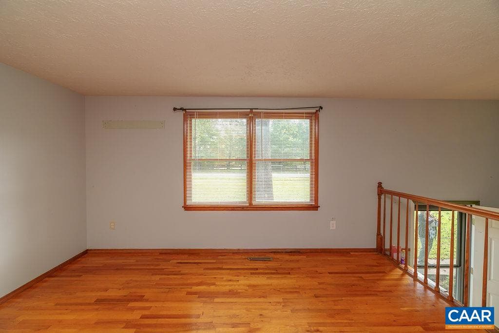 1209 Hollands Rd photo 7