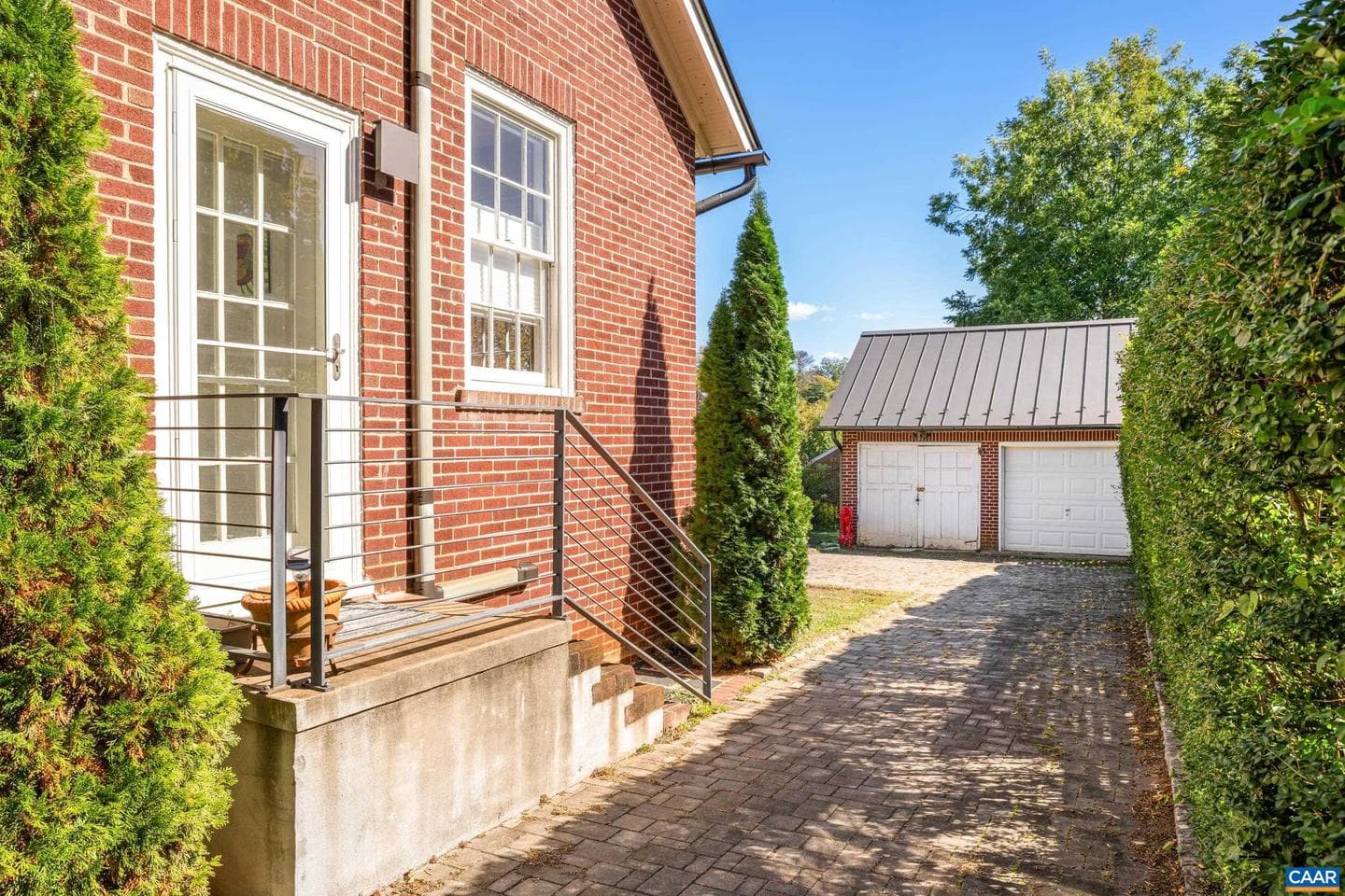 674 Evergreen Ave photo 43