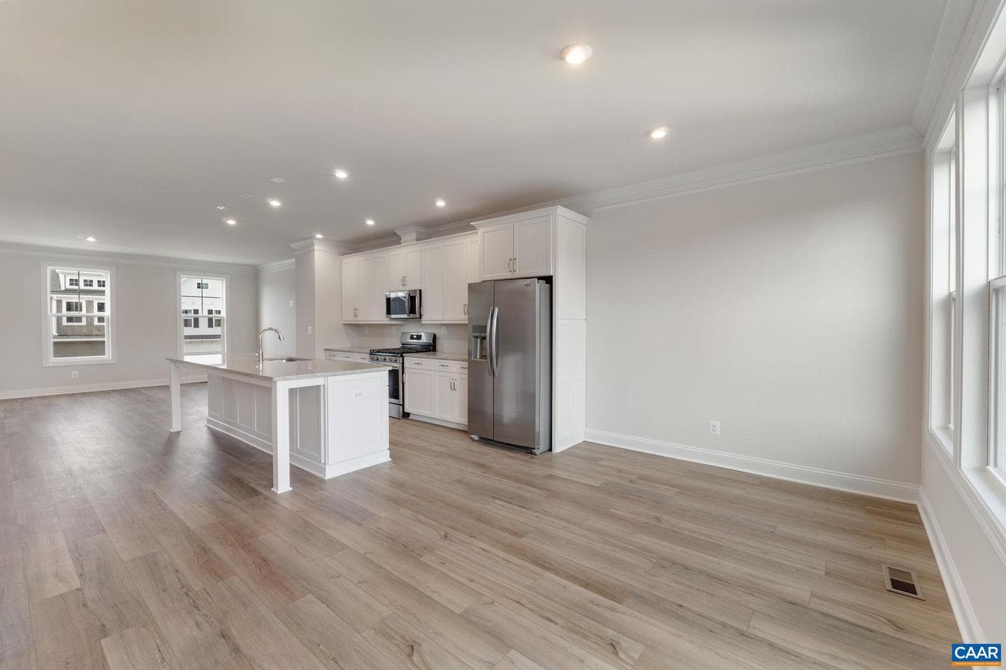 4044 Talen Ln photo 12