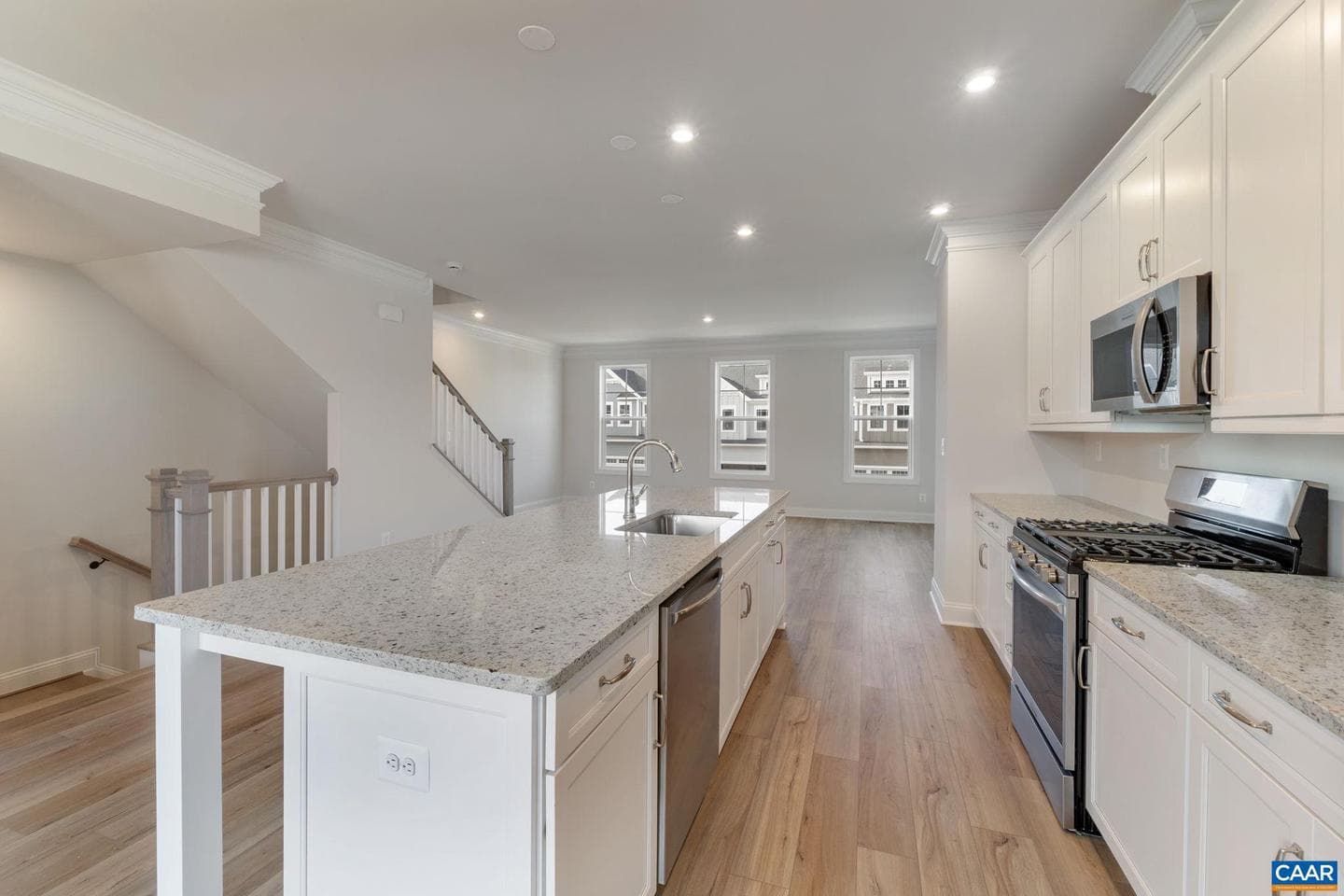 4044 Talen Ln photo 17