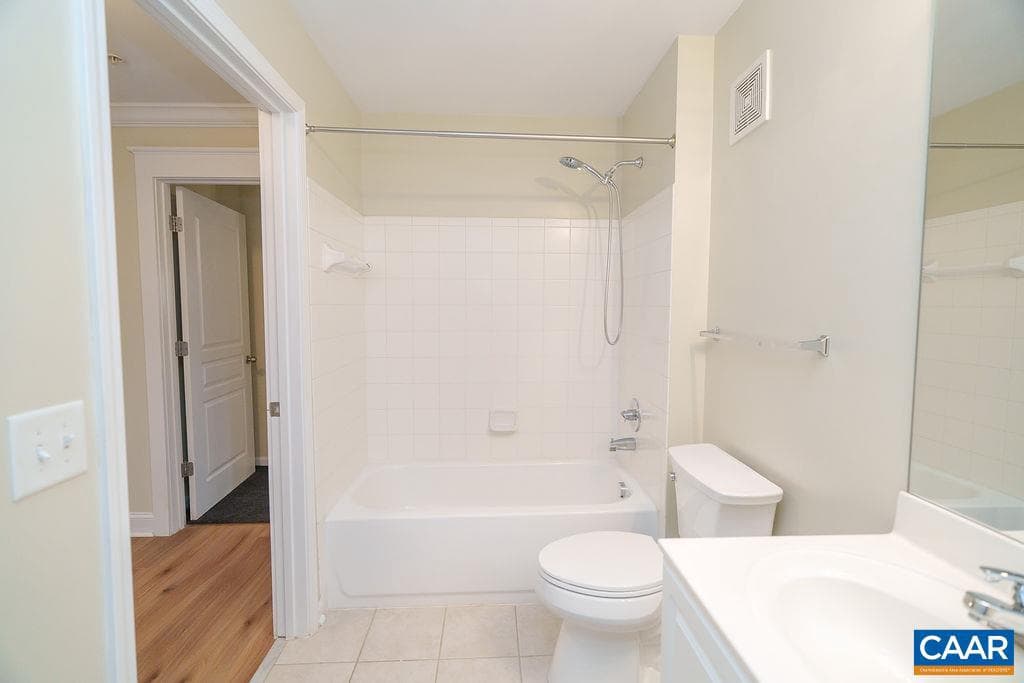 1840 Candlewood Ct #104 photo 23