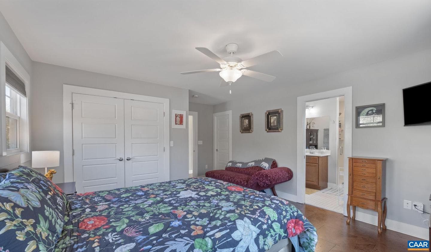 1450 Avon St photo 13