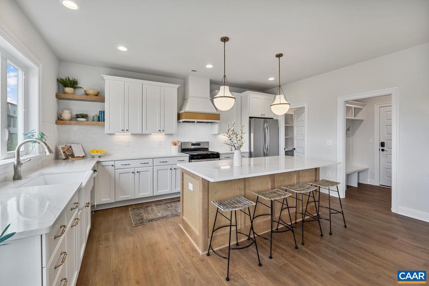 1731 Fowler St photo 18