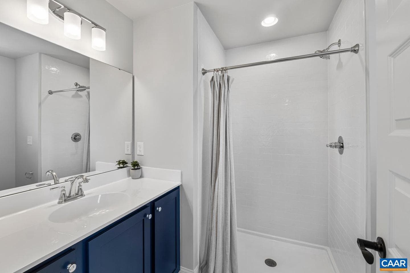 1731 Fowler St photo 36