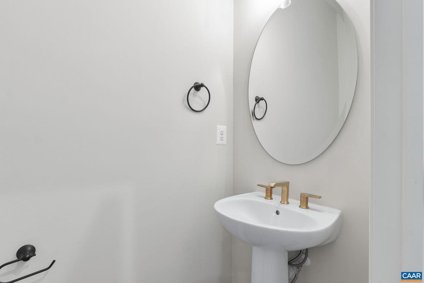 1351 Laconia Ln photo 9
