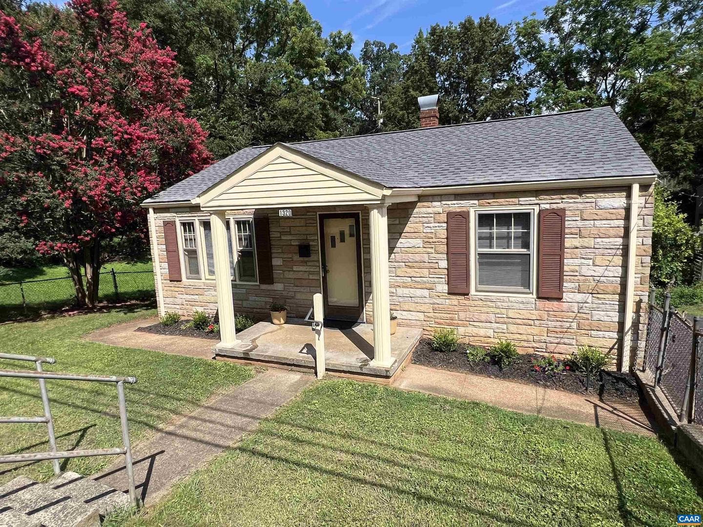 1320 Avon St photo 2