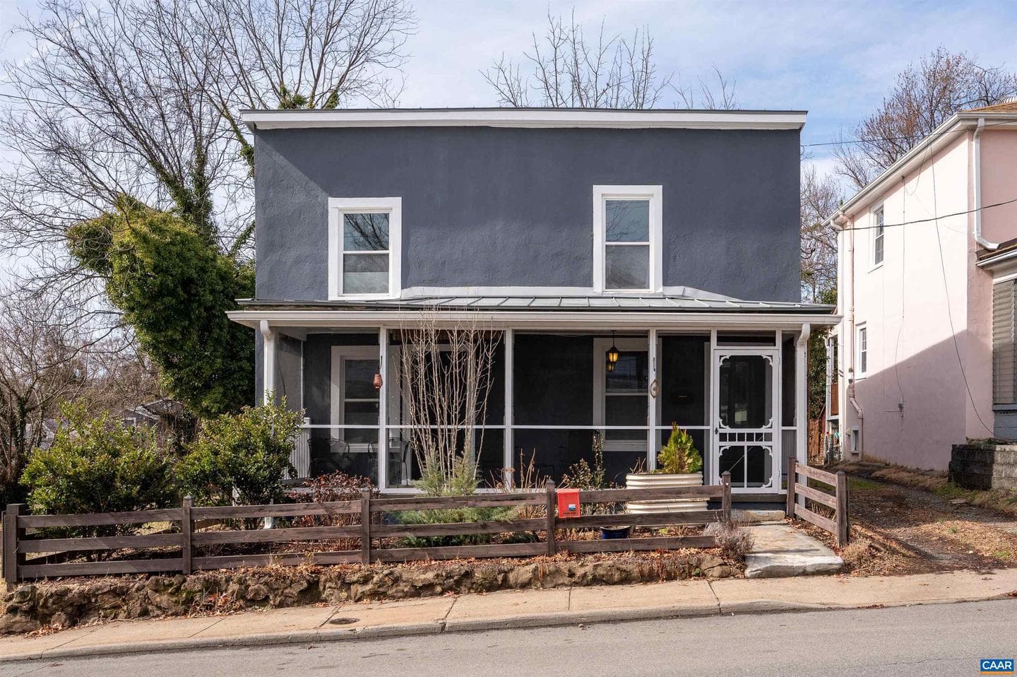 349 NW 10th St