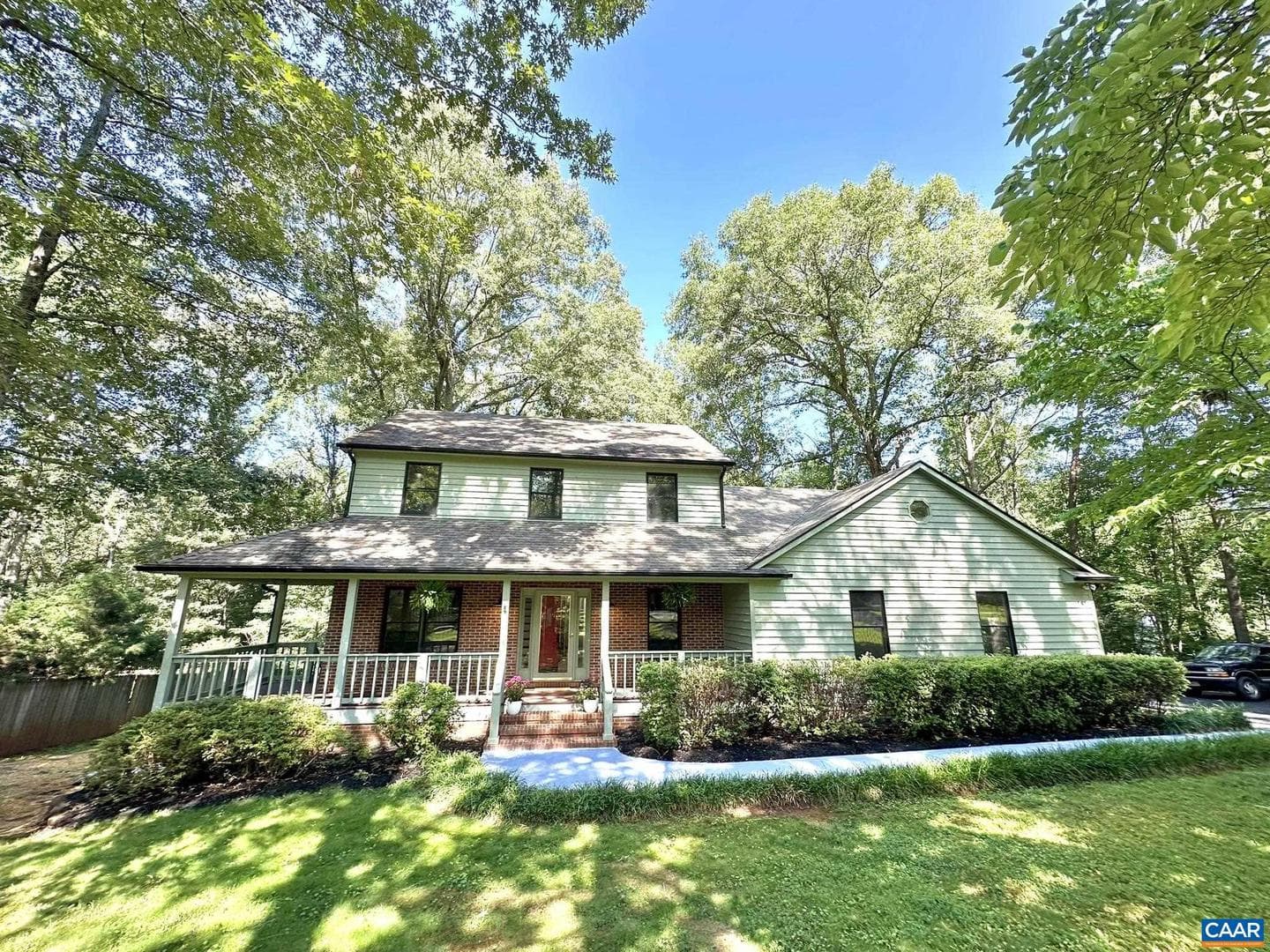 439 Deer Dr photo 2
