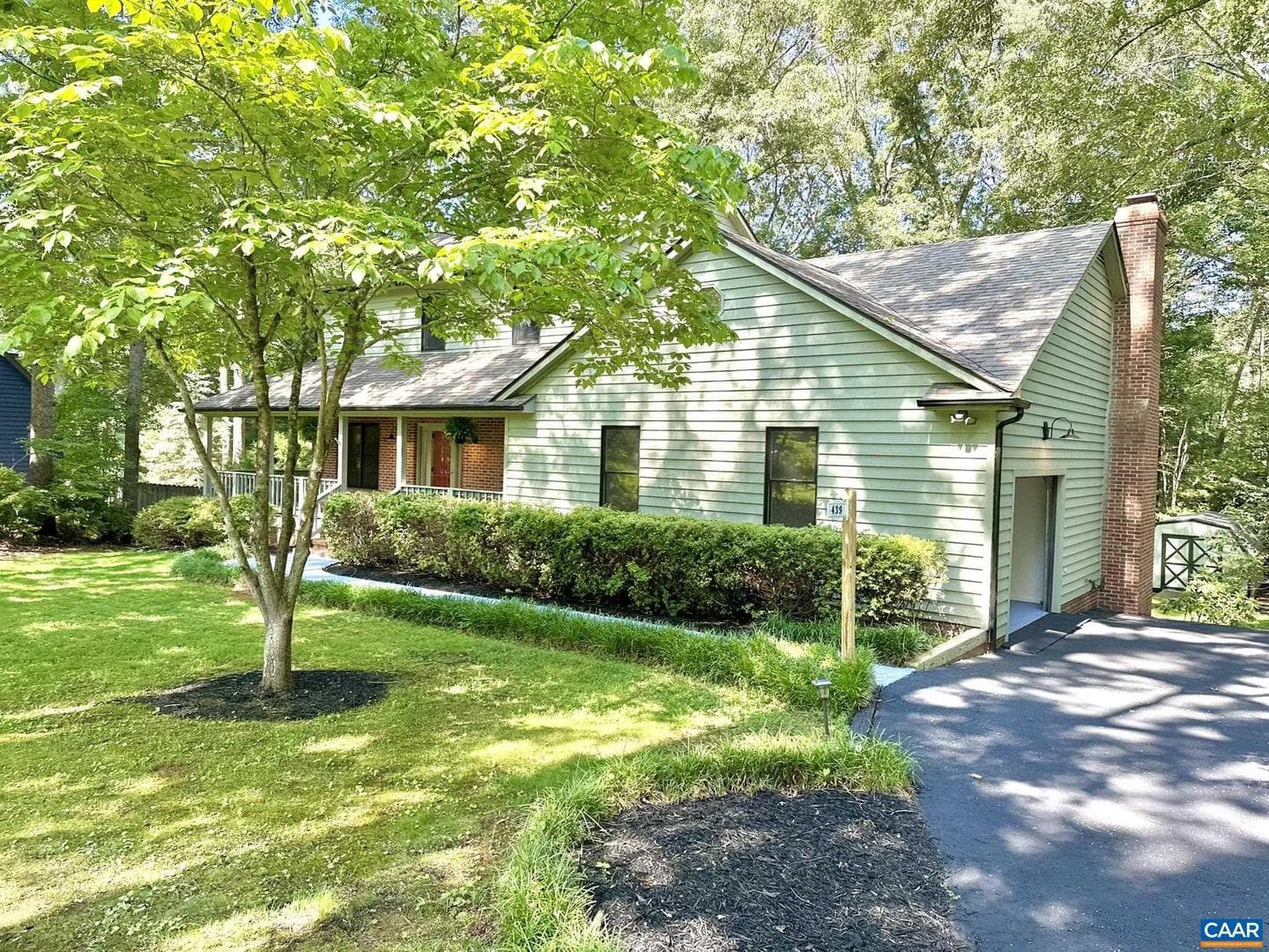 439 Deer Dr photo 3