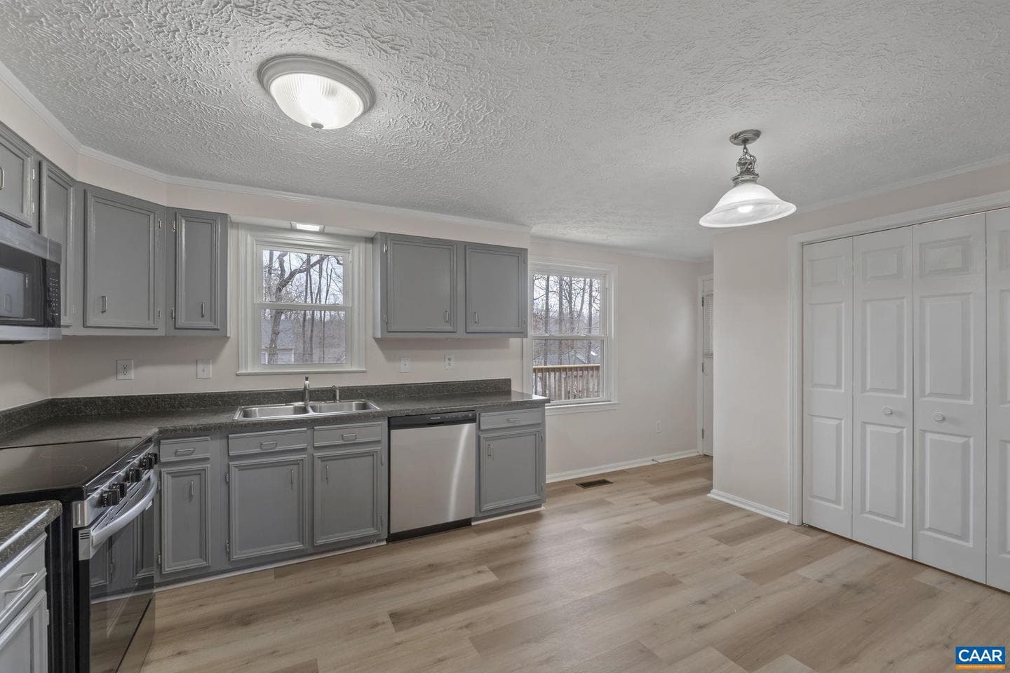15 Smokewood Dr photo 8