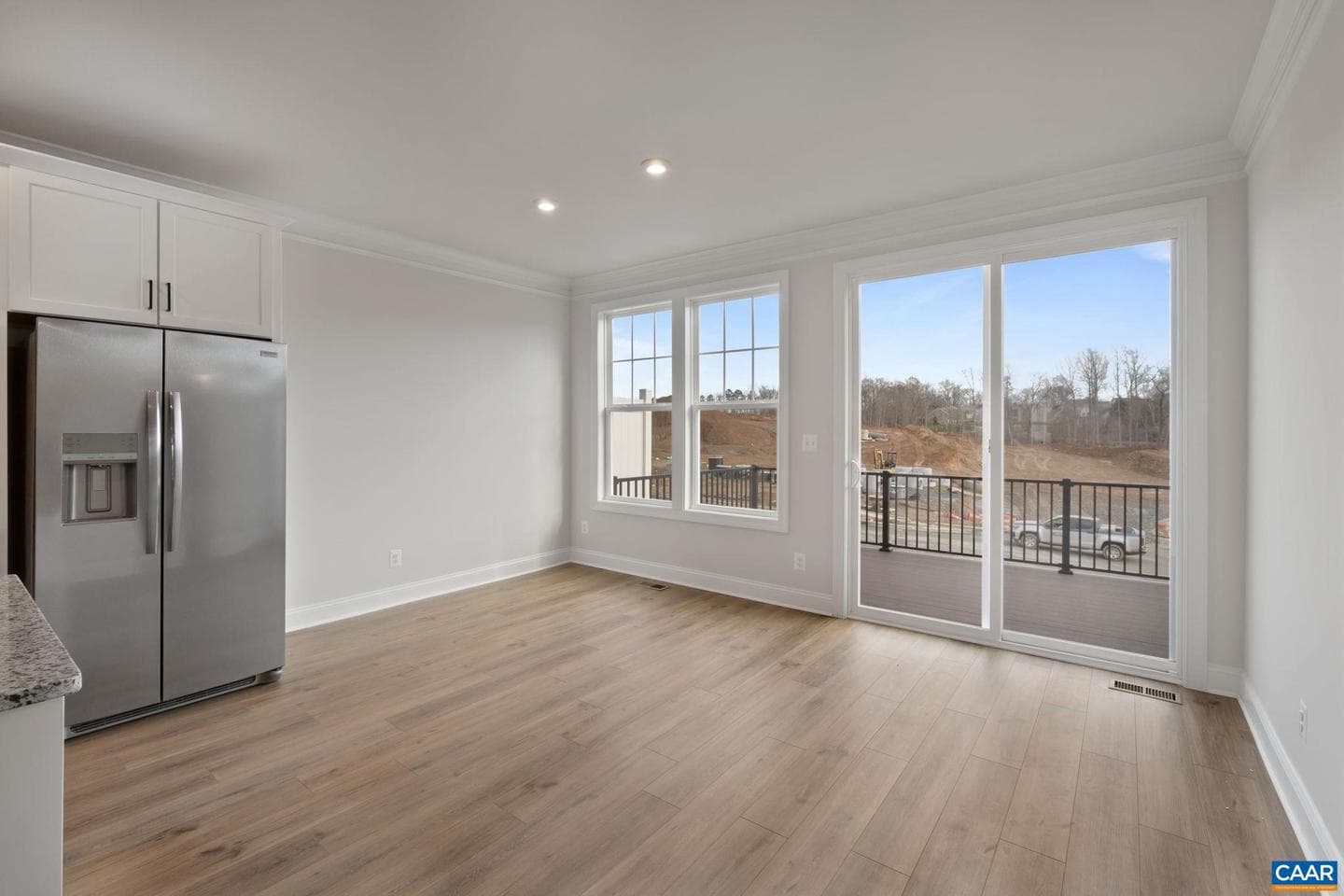 4046 Talen Ln photo 9