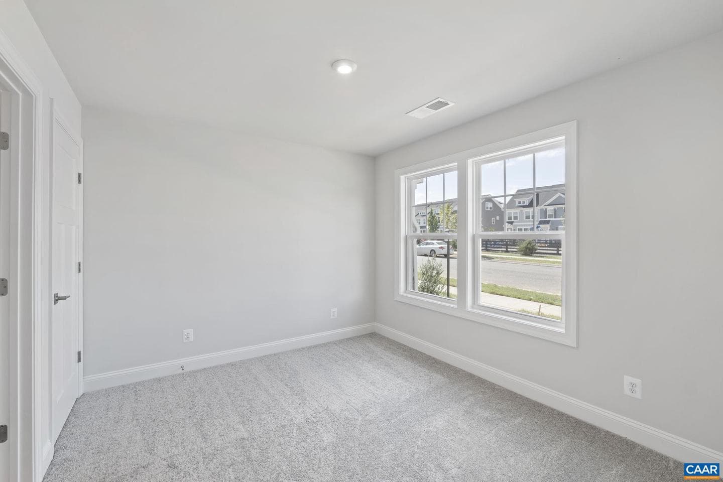 750 Park Ridge Dr photo 8