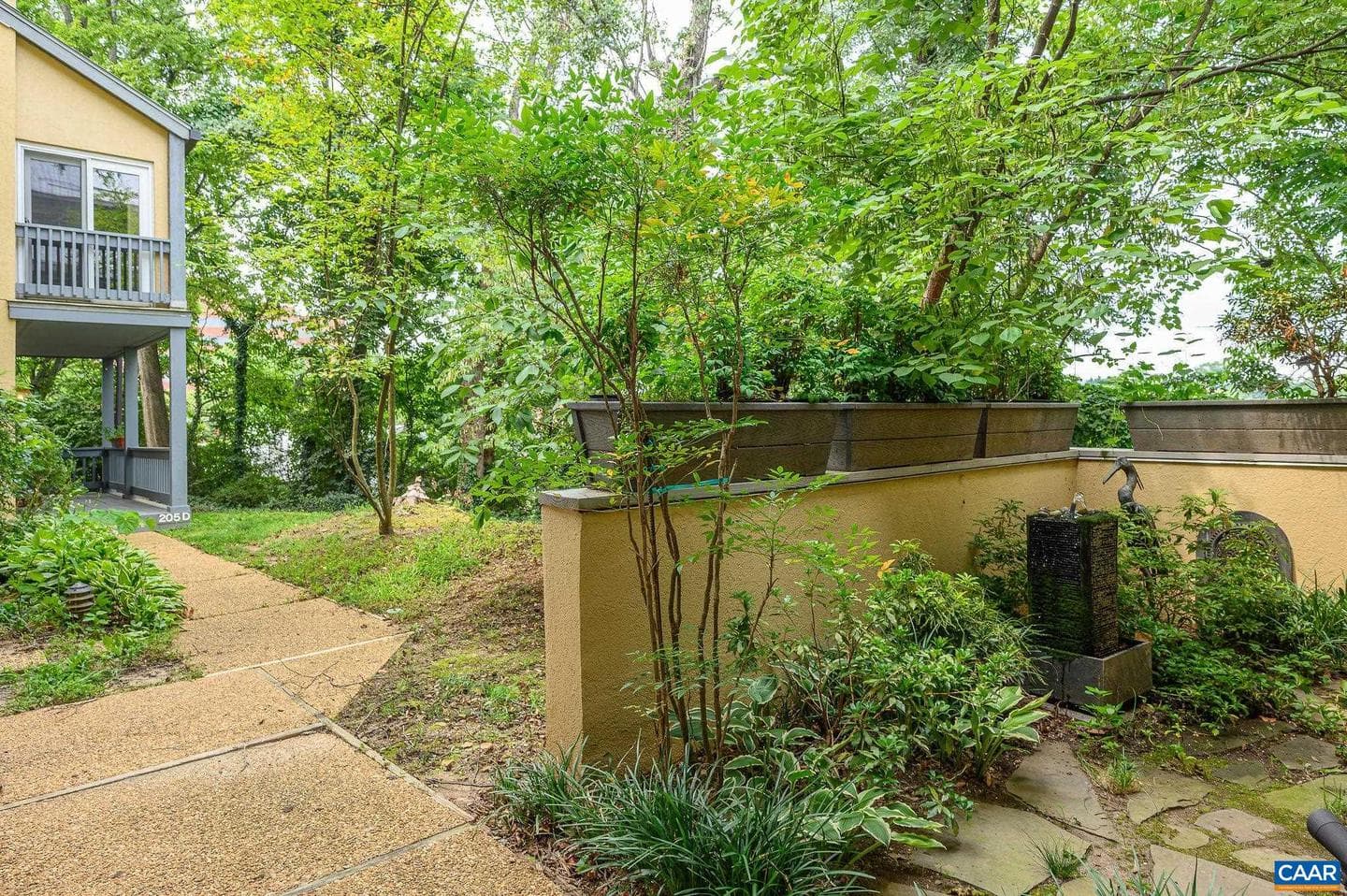 207 NW 2nd St #d photo 18