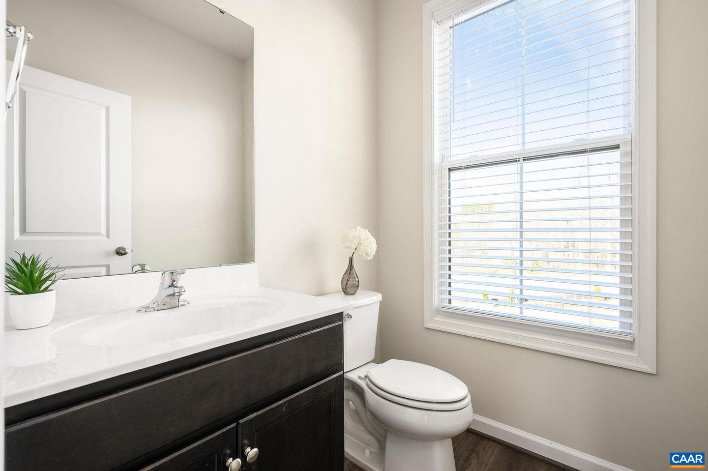 2834 Sweetbay St photo 15
