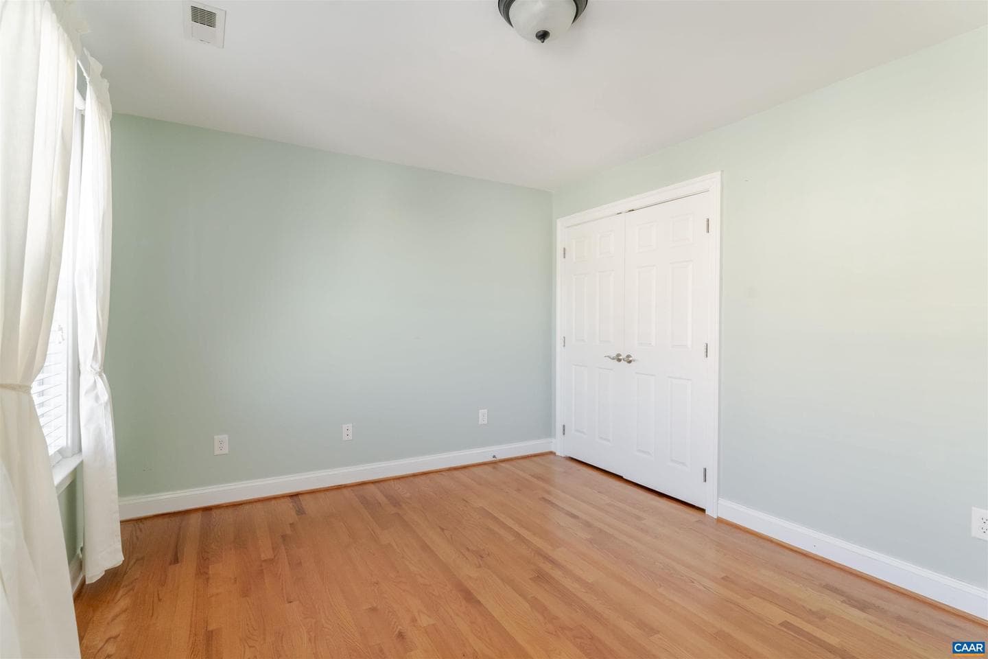 1045 Glenwood Station Ln photo 30