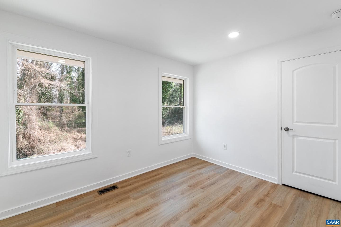 102 North Baker St photo 19
