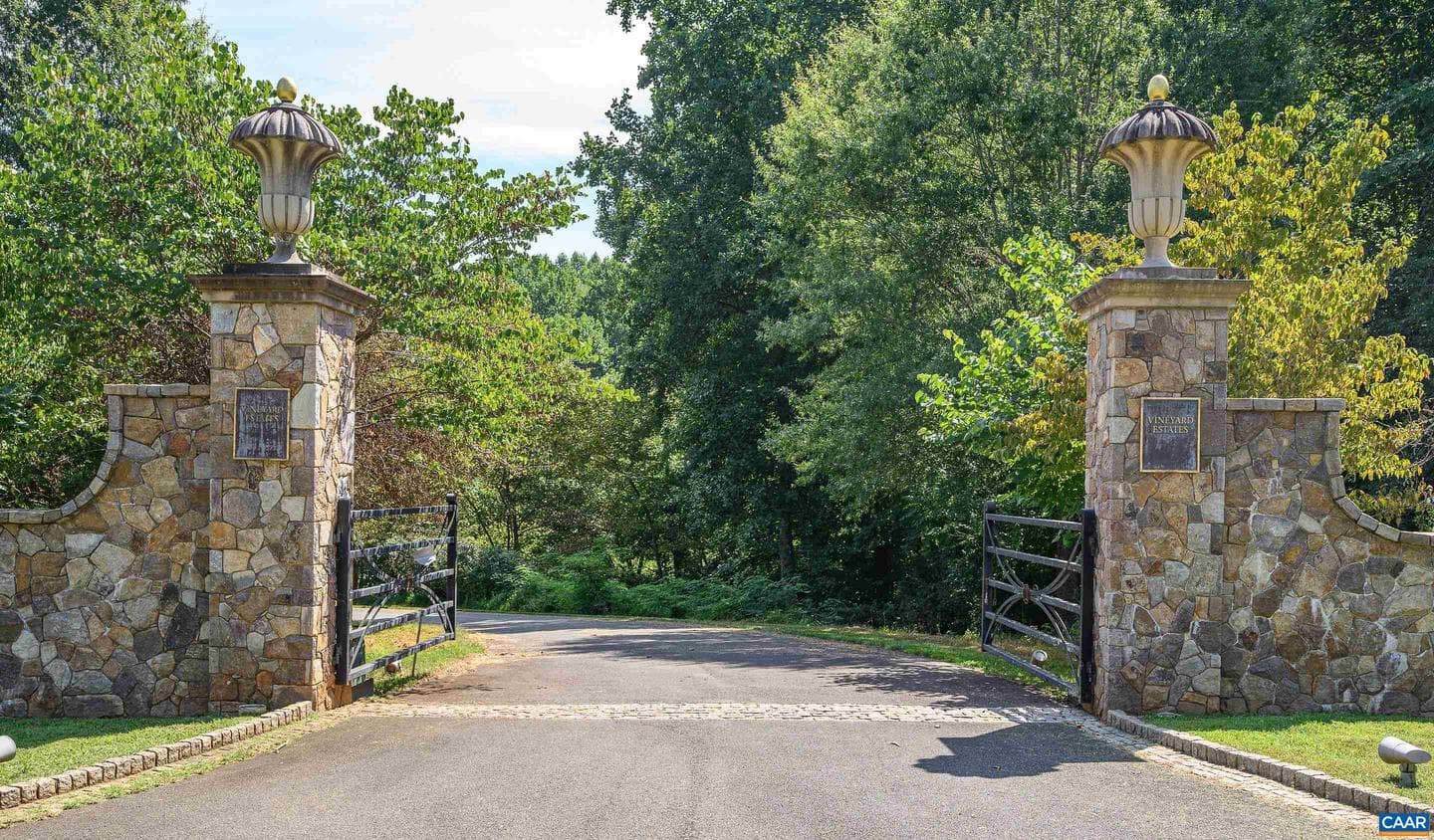 2621 Coopers Ln, Charlottesville