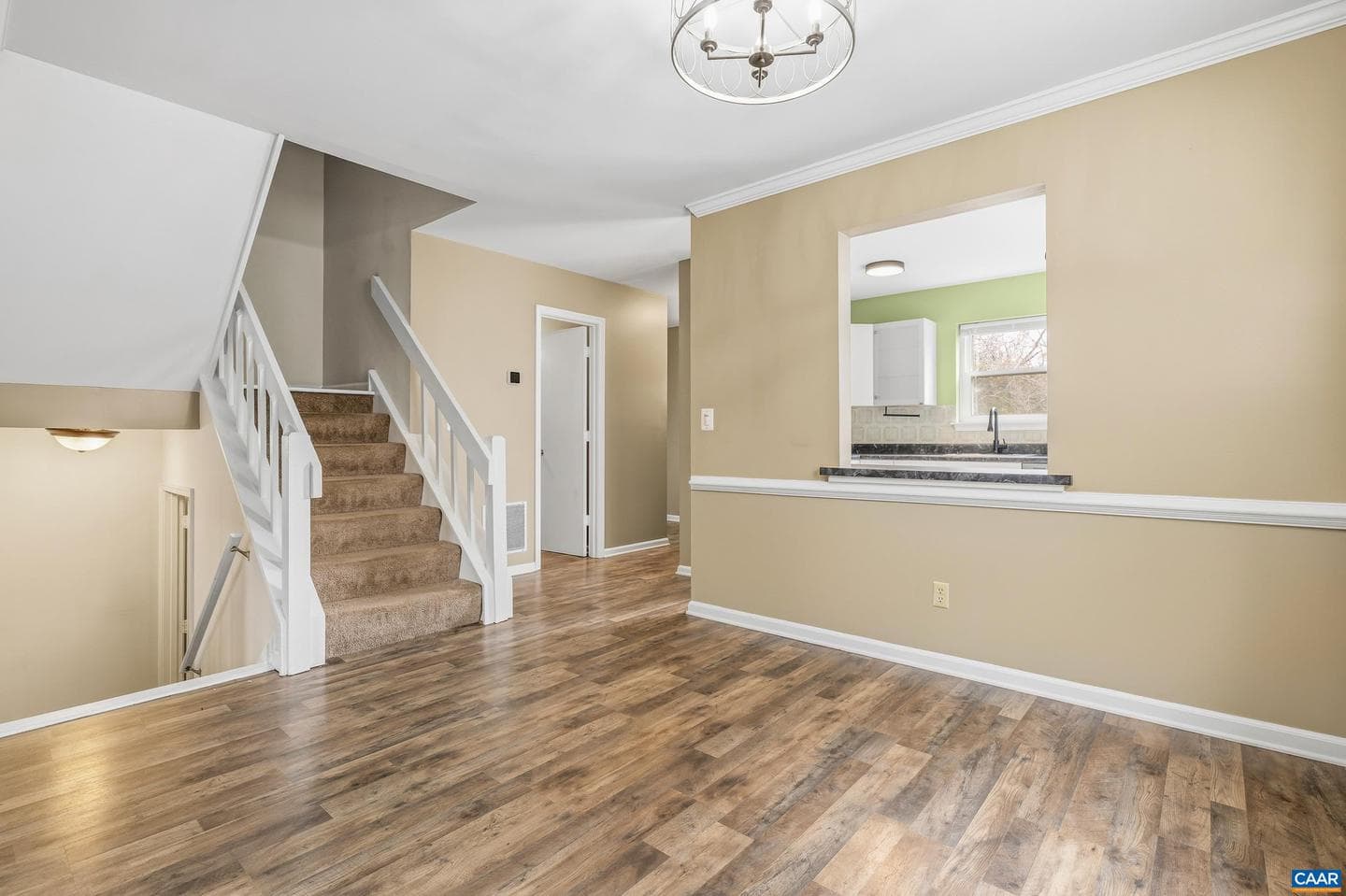 4654 Briarwood Dr photo 8