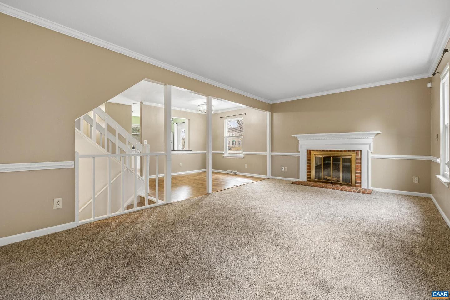 4654 Briarwood Dr photo 9
