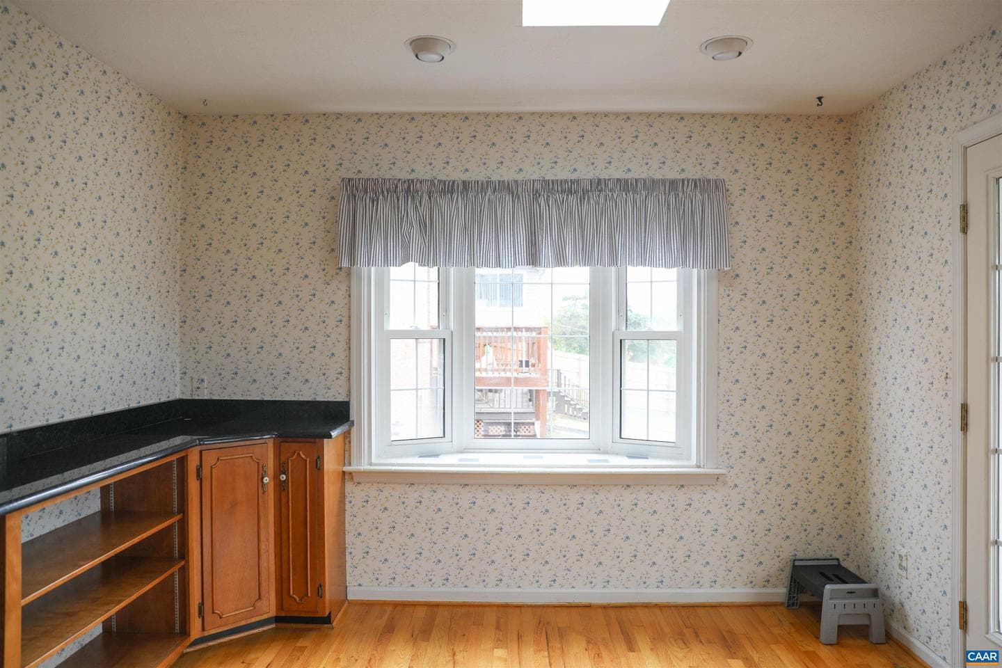 1004 Coleman St photo 11