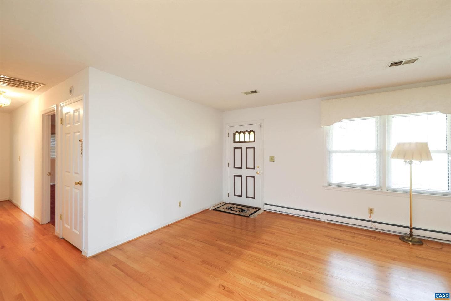 1004 Coleman St photo 5