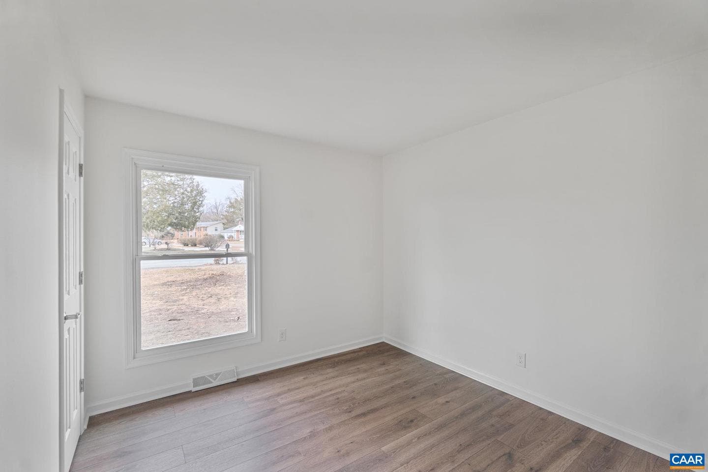 115 Deerwood Dr photo 25