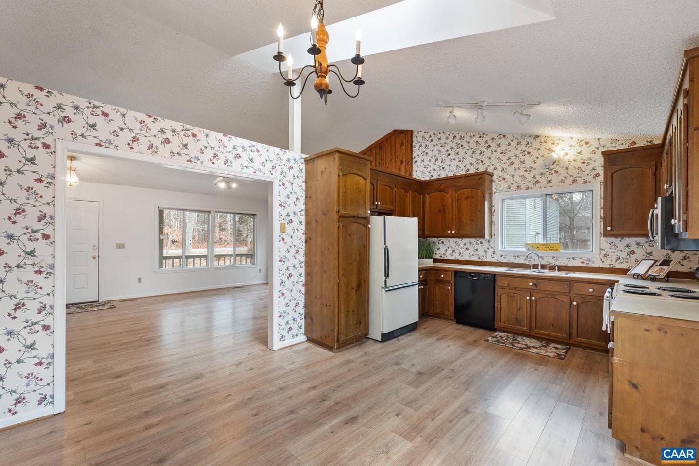 7 Englewood Dr photo 12