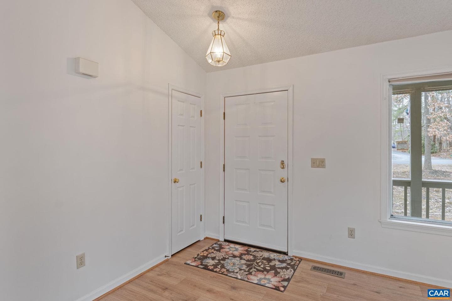 7 Englewood Dr photo 5