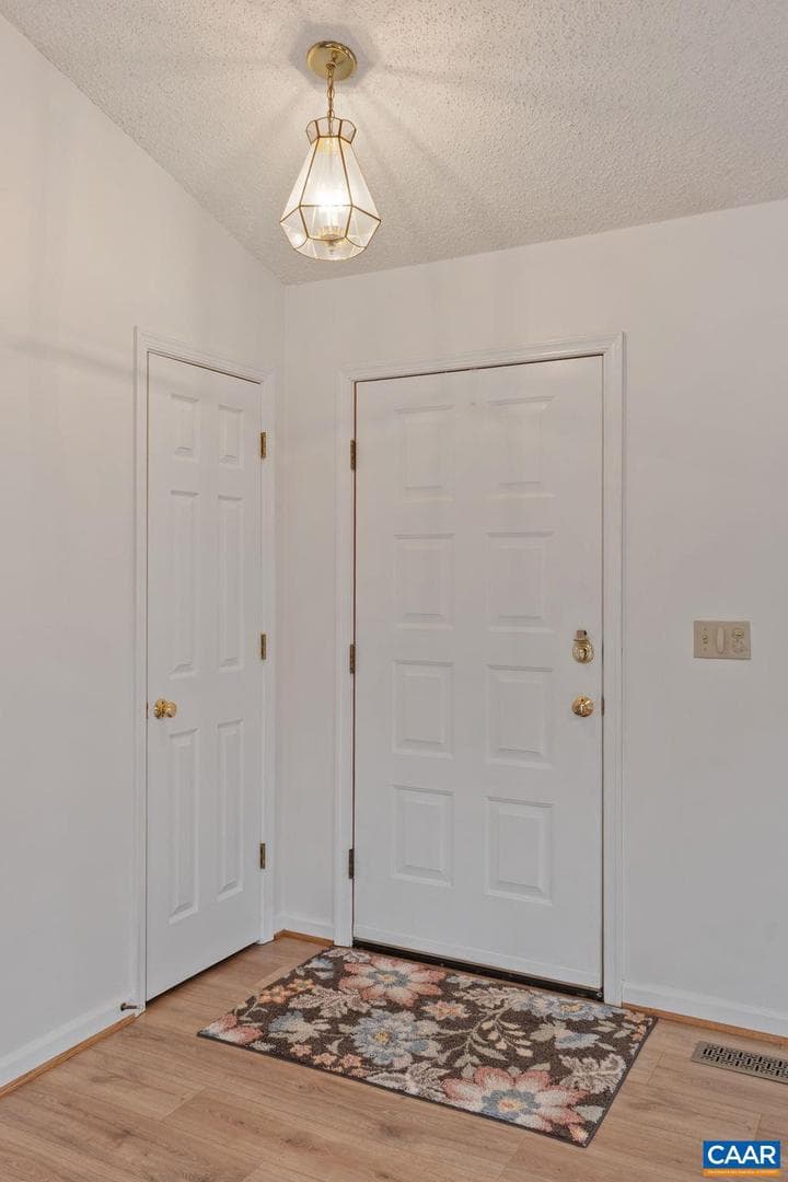 7 Englewood Dr photo 6