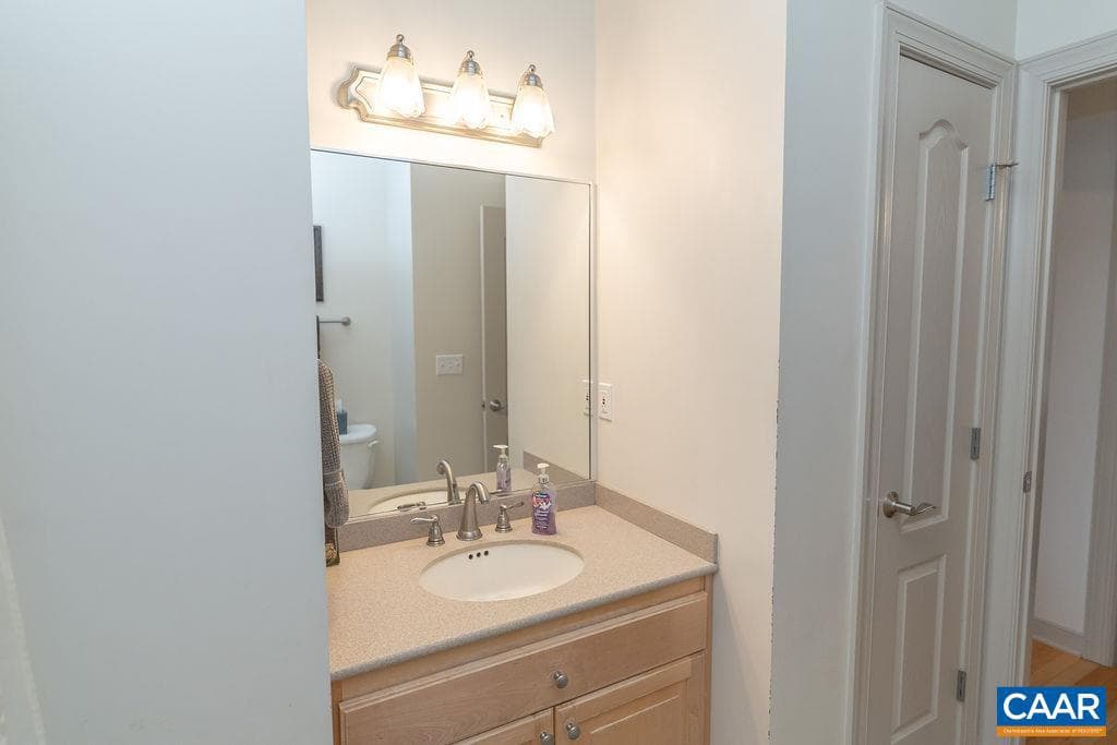 665 Fox Hollow Ln photo 18