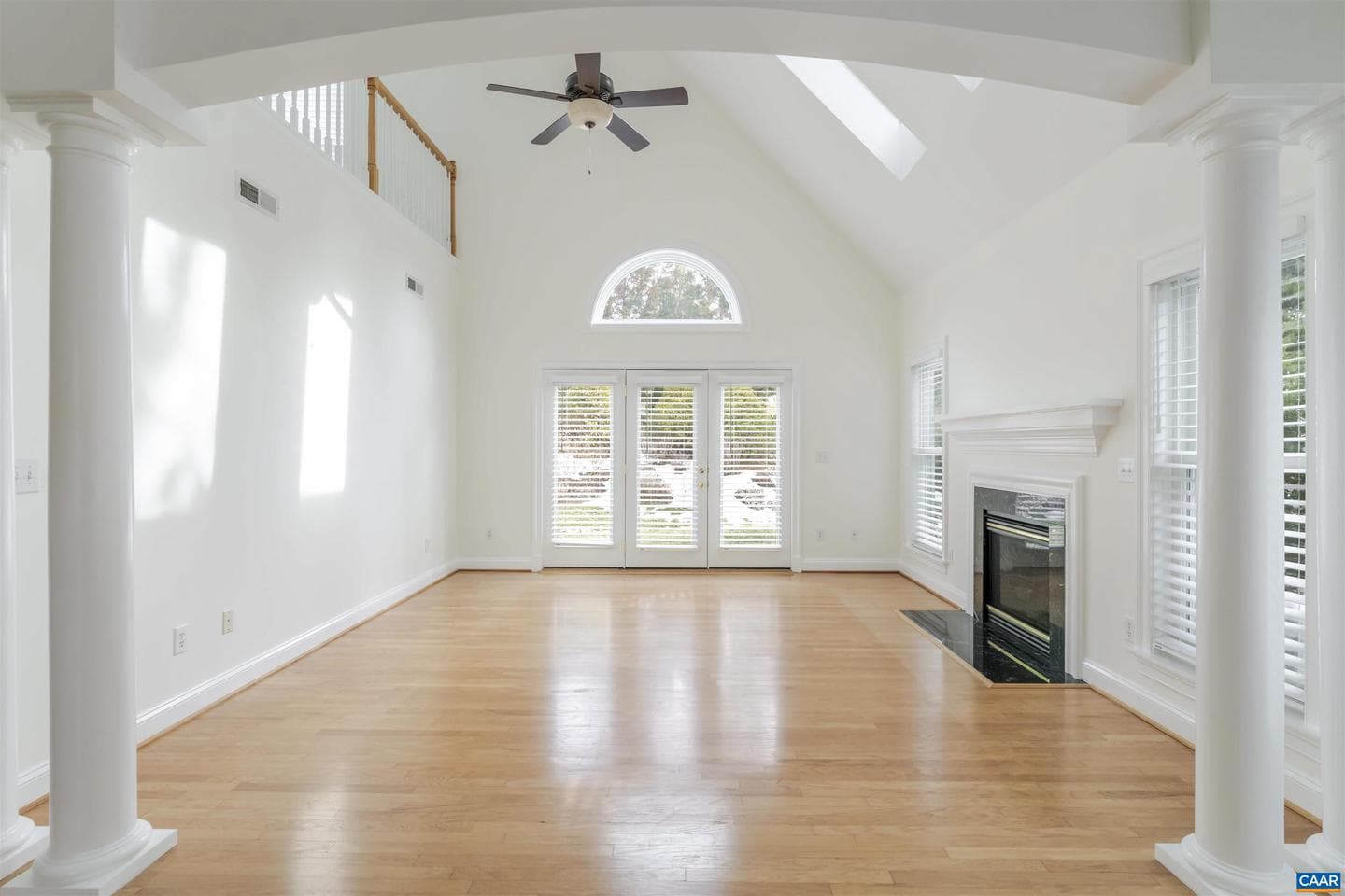 1202 Stonegate Way photo 8