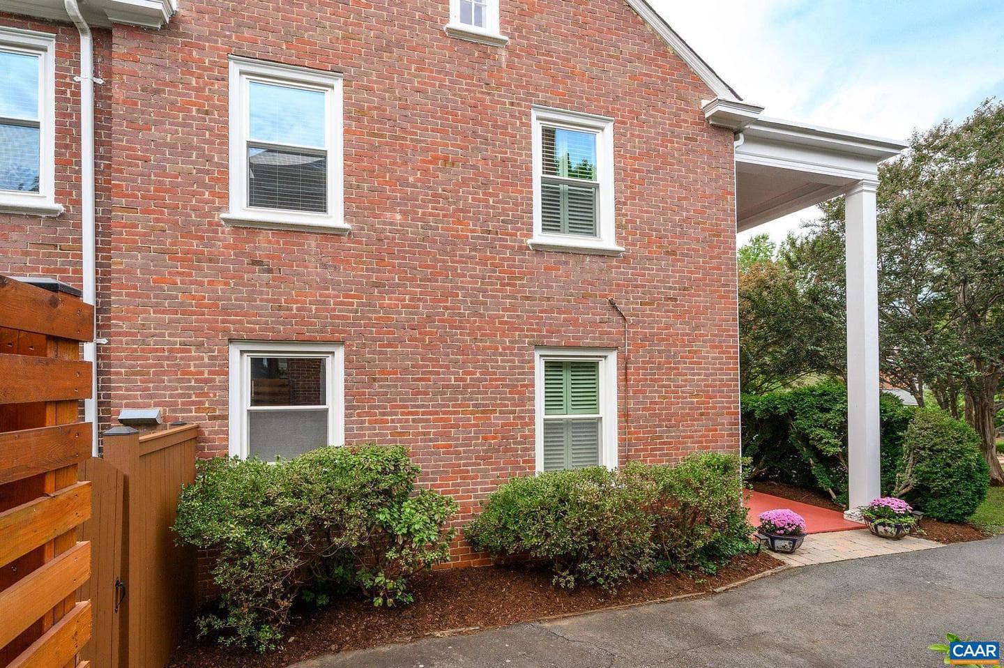 330 Parkway St photo 41