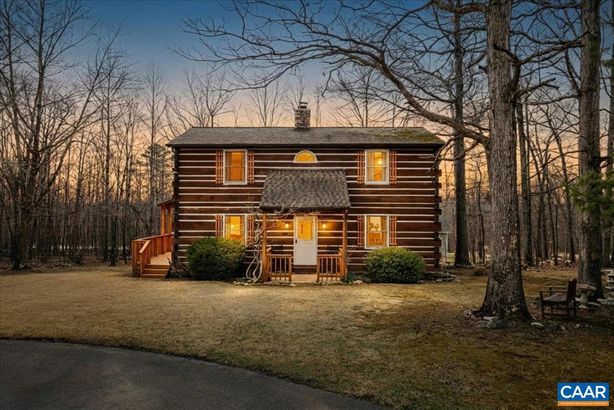 406 Raccoon Dr, Winchester