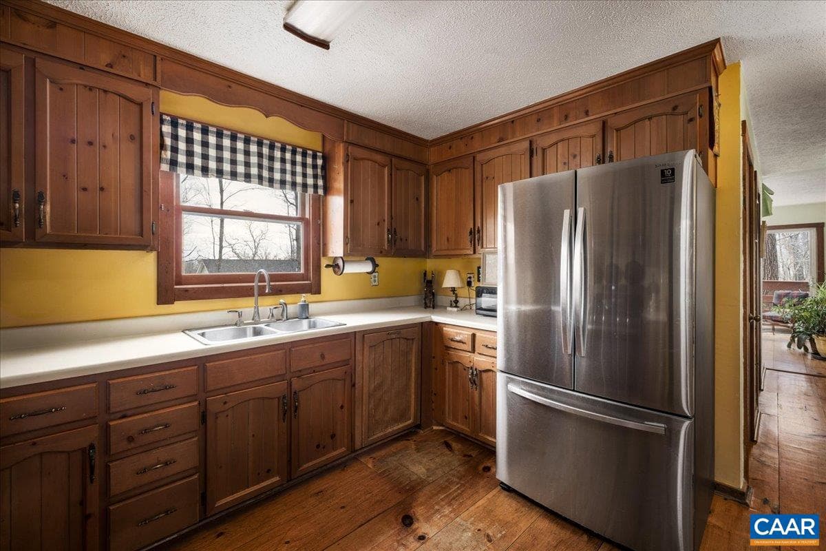 406 Raccoon Dr photo 10