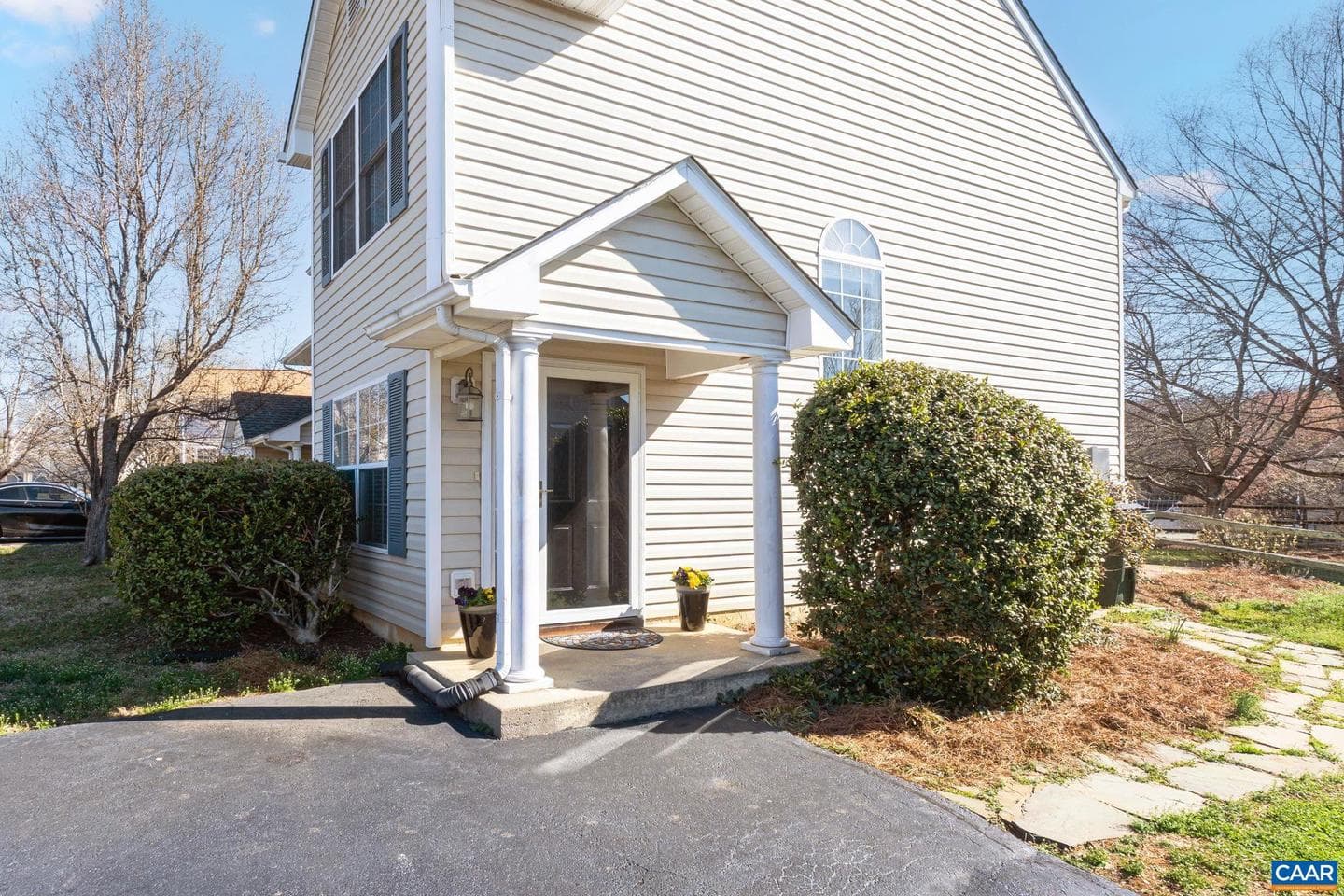 177 Buttercup Ln photo 2