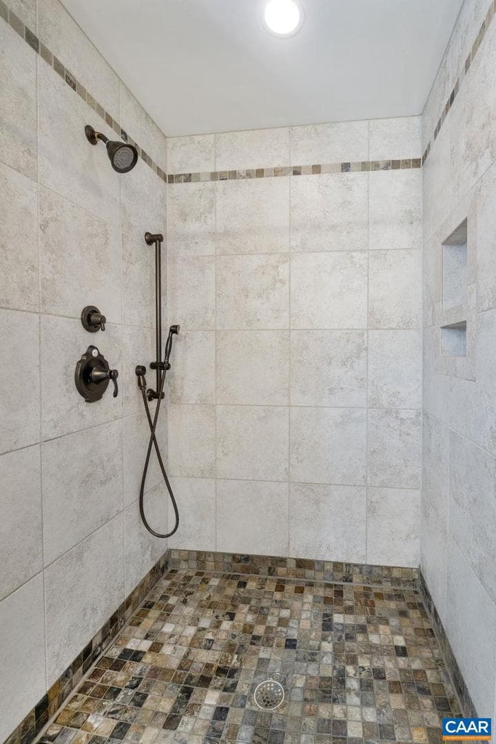12048 Louisa Rd photo 27