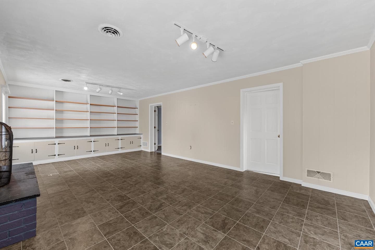 2402 Bennington Rd photo 58