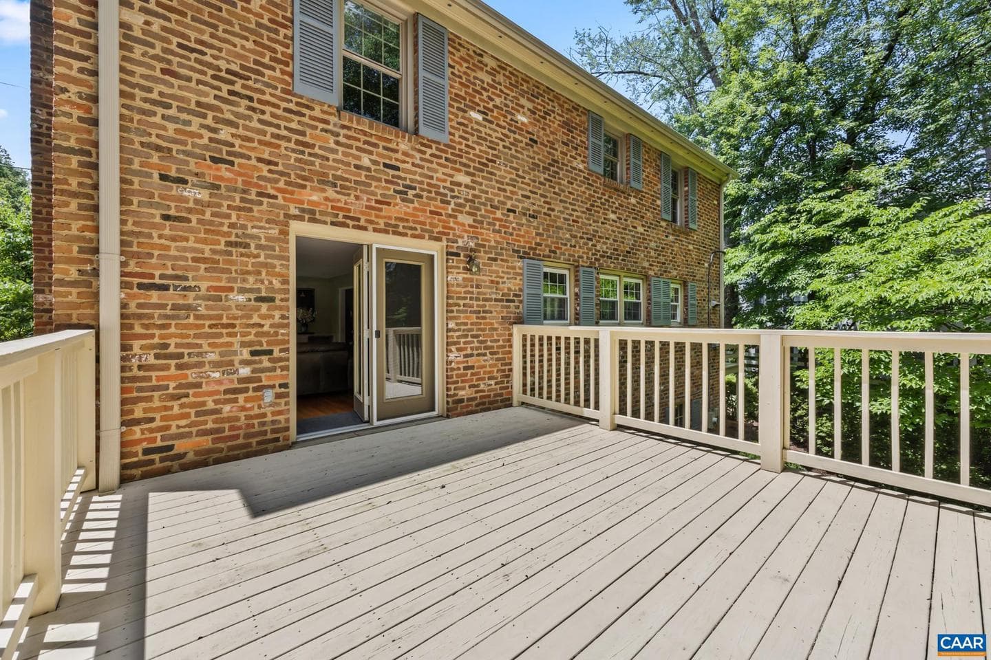 2402 Bennington Rd photo 6