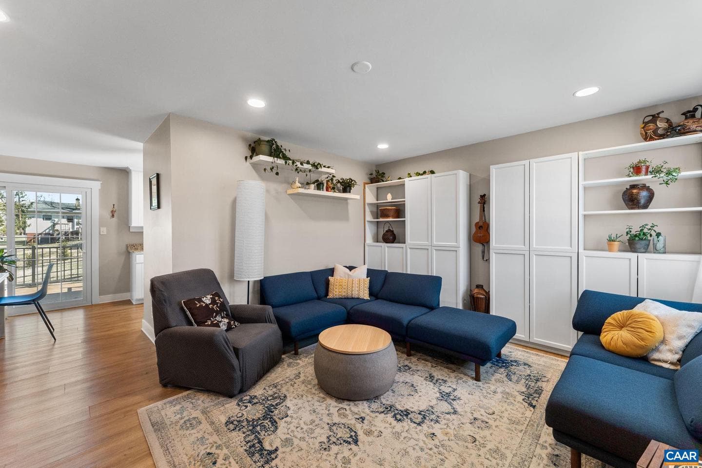 1659 Meridian St photo 3