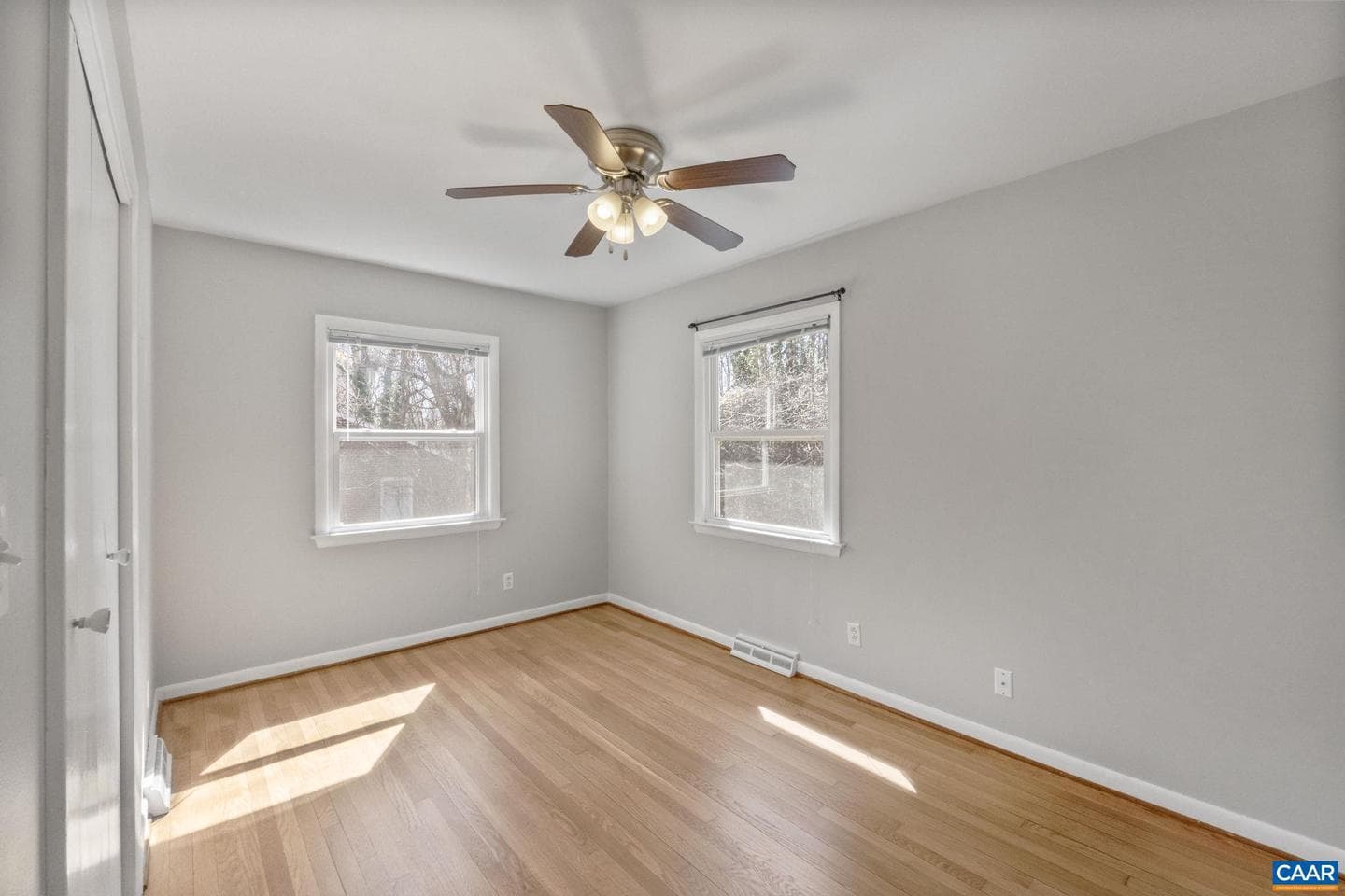 2310 Wayne Ave photo 18