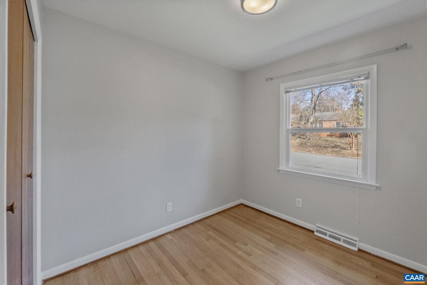2310 Wayne Ave photo 21