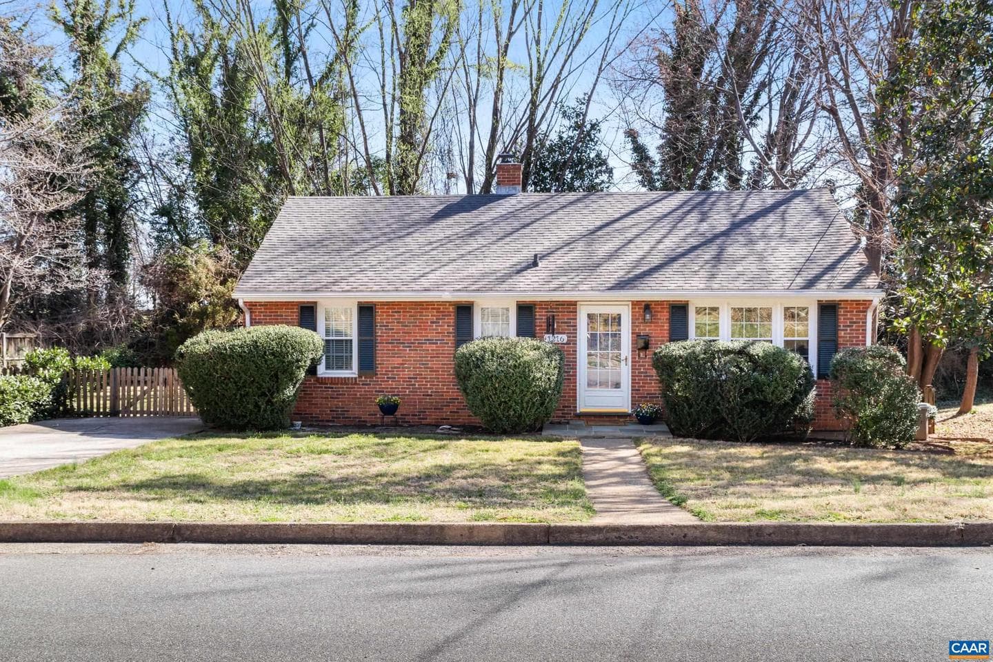 1216 Sherwood Rd photo 7