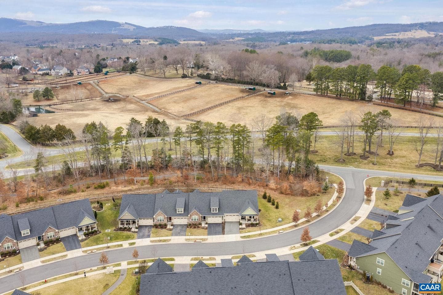 360 Winding Rd photo 3